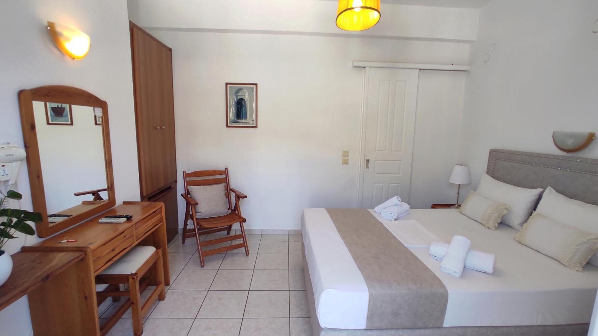 Astrofegia Rooms And Apartments Kamares  المظهر الخارجي الصورة